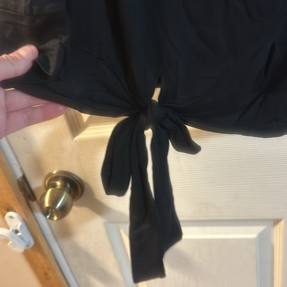 TORRID SUPER SOFT ONE SHOULDER TIE FRONT CROP TOP: BLACK: NEW WITH TAGS: SIZE 5 - Picture 5 of 5